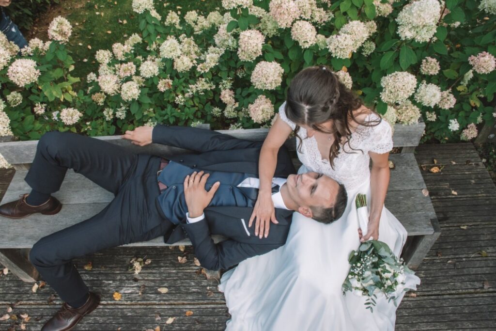 Poročni fotograf Ribnica – čustveni trenutki na Škrabčevi domačiji