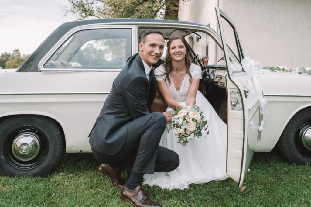 Poročni fotograf Ribnica – Škrabčeva domačija, poročni dan v naravi