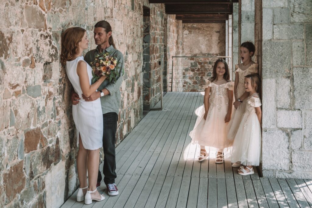 Grajsko dvorišče – poročna fotografija
